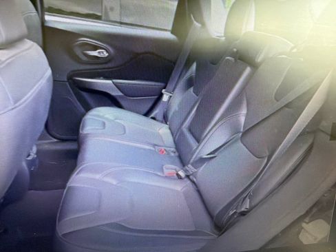 Used 2022 Jeep Cherokee Latitude Lux AWD/4WD image 13