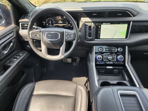 Used 2023 GMC Yukon Denali AWD/4WD image 22