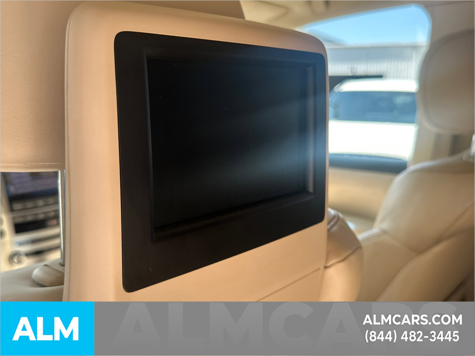 Used 2015 Lexus LX 570 4WD w/ Luxury Package image 27
