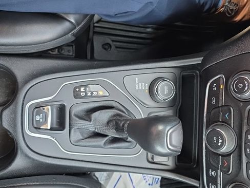 Used 2021 Jeep Cherokee Latitude Plus w/ Sun & Sound Group AWD/4WD image 26