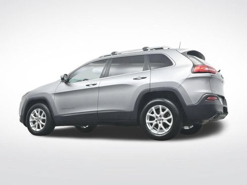 Used 2017 Jeep Cherokee Latitude w/ Trailer Tow Group AWD/4WD image 39