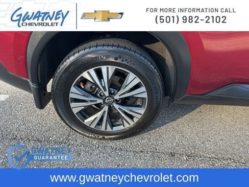 Used 2023 Nissan Rogue SV image 11