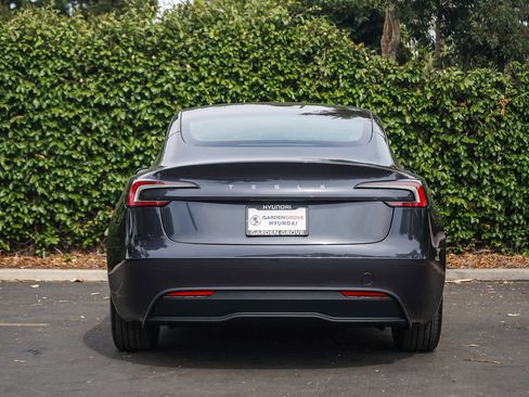 Used 2025 Tesla Model 3 Long Range image 5
