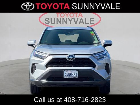 Used 2022 Toyota RAV4 XLE AWD/4WD image 12