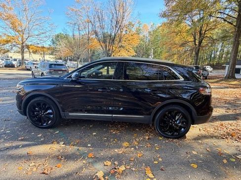 Certified 2022 Lincoln Nautilus Reserve image 3