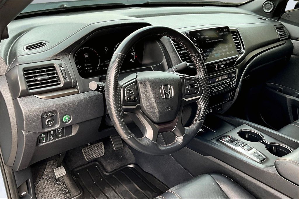 Used 2025 Honda Ridgeline TrailSport image 11