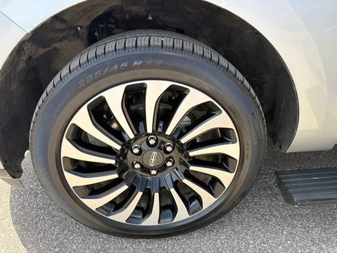 Used 2024 Lincoln Navigator L Black Label AWD/4WD image 38