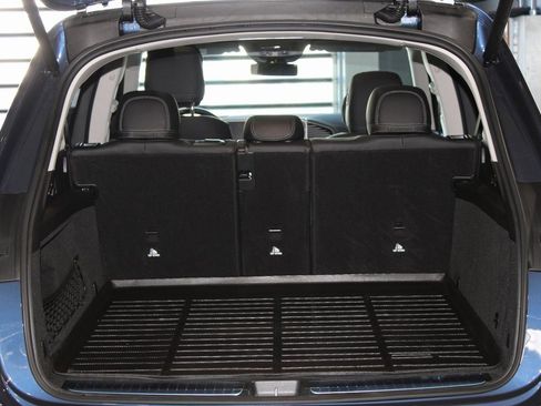 Used 2025 Mercedes-Benz GLE 450 4MATIC image 47