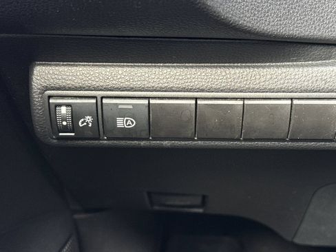 Used 2025 Toyota Corolla SE FWD image 30