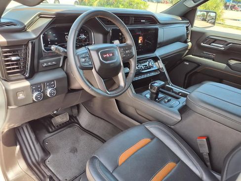 Used 2024 GMC Sierra 1500 AT4 w/ Technology Package AWD/4WD image 23