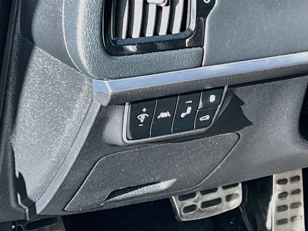 Used 2019 Kia Stinger GT2 AWD/4WD image 10