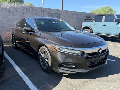 Used 2018 Honda Accord Touring image 5