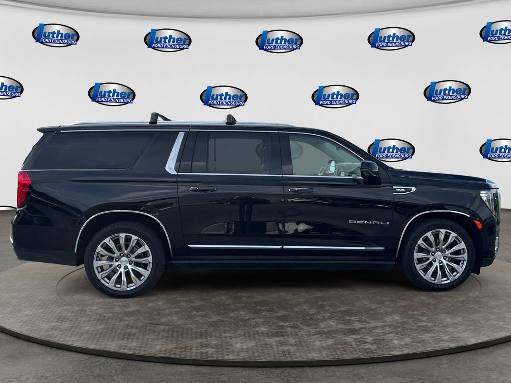 Used 2022 GMC Yukon XL Denali w/ Denali Reserve Package AWD/4WD image 6