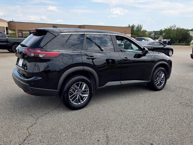 Used 2024 Nissan Rogue S AWD/4WD image 14