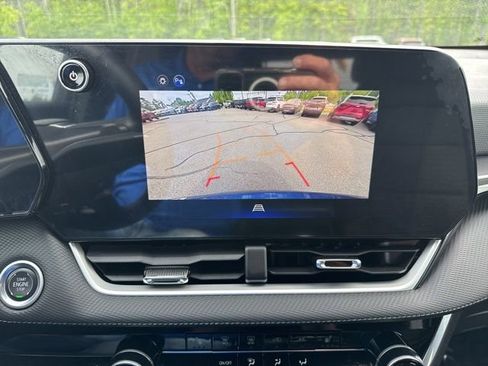Used 2025 Chevrolet Equinox LT AWD/4WD image 26