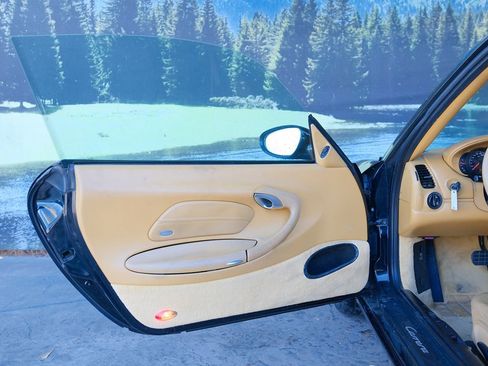 Used 2002 Porsche 911 Carrera RWD image 9
