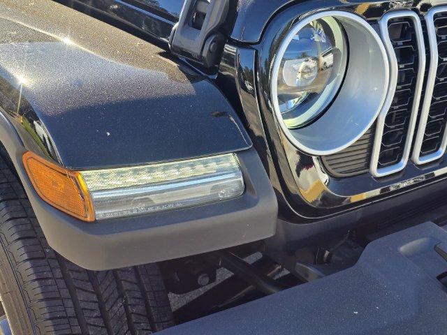 New 2026 Jeep Wrangler Unlimited Sahara AWD/4WD image 3