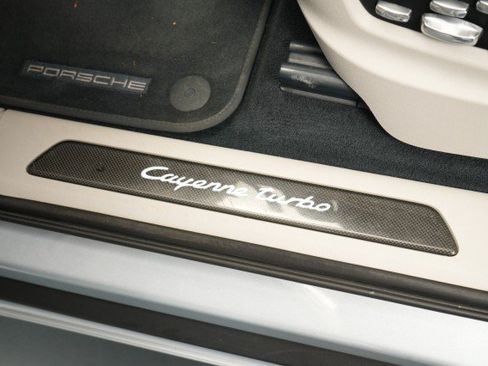 Used 2019 Porsche Cayenne Turbo AWD/4WD image 46