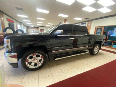 Used 2018 Chevrolet Silverado 1500 LTZ w/ Sport Package image 4