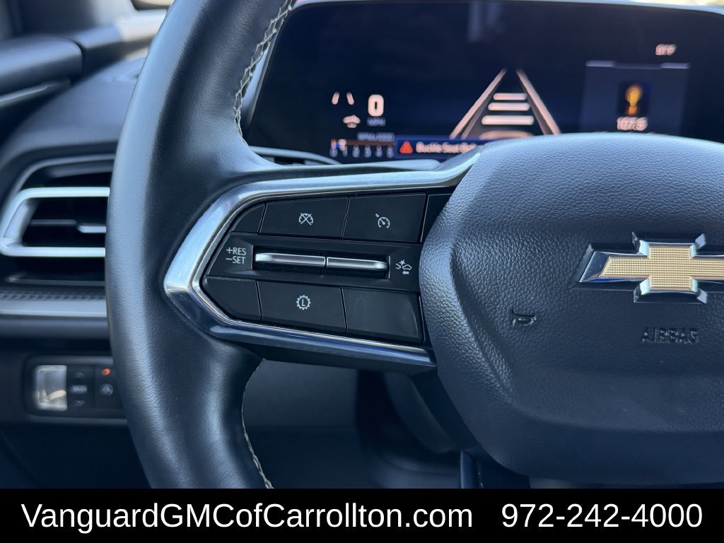 Used 2025 Chevrolet Traverse LT FWD image 14