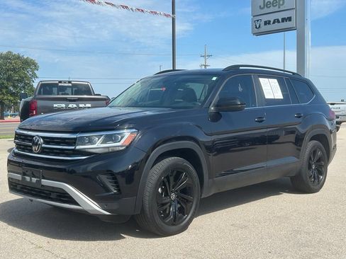 Used 2023 Volkswagen Atlas SE w/ Panoramic Sunroof Package FWD image 3