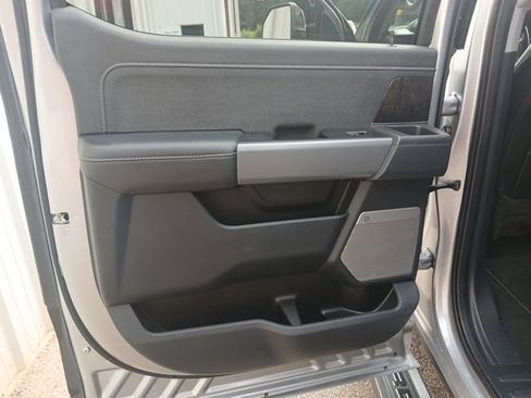 Used 2023 Ford F250 Lariat w/ Black Appearance Package image 36