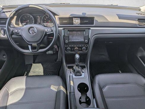 Used 2017 Volkswagen Passat 1.8T R-Line w/ R-Line Lighting Package FWD image 16