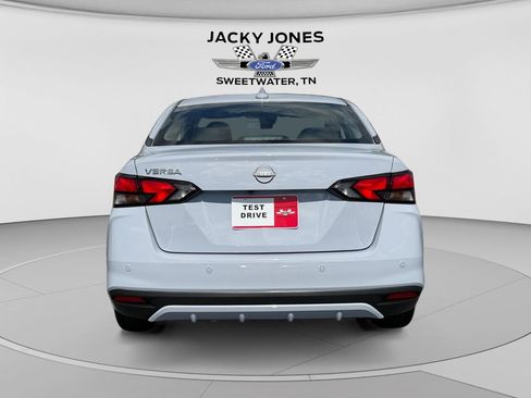 Used 2025 Nissan Versa SV w/ Trunk Package FWD image 4