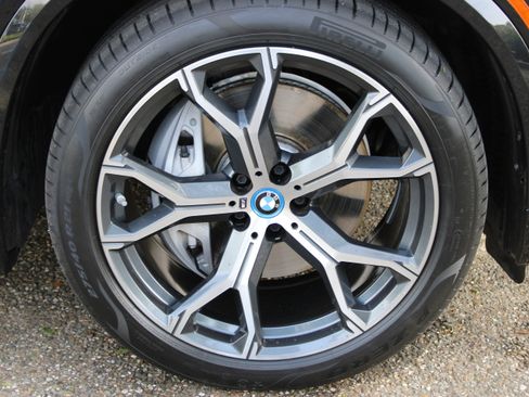 Used 2023 BMW X5 xDrive45e w/ M Sport Package image 11