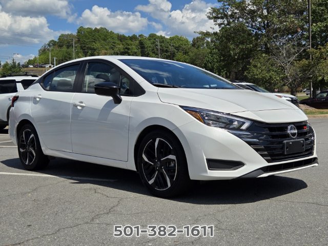 Used 2024 Nissan Versa SR FWD image 7