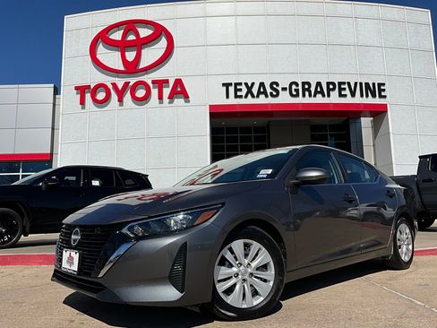 Used 2025 Nissan Sentra S image 2