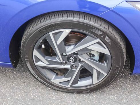 Certified 2025 Hyundai Elantra SEL FWD image 12