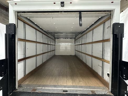 Used 2024 Ford E-350 and Econoline 350 Super Duty image 37