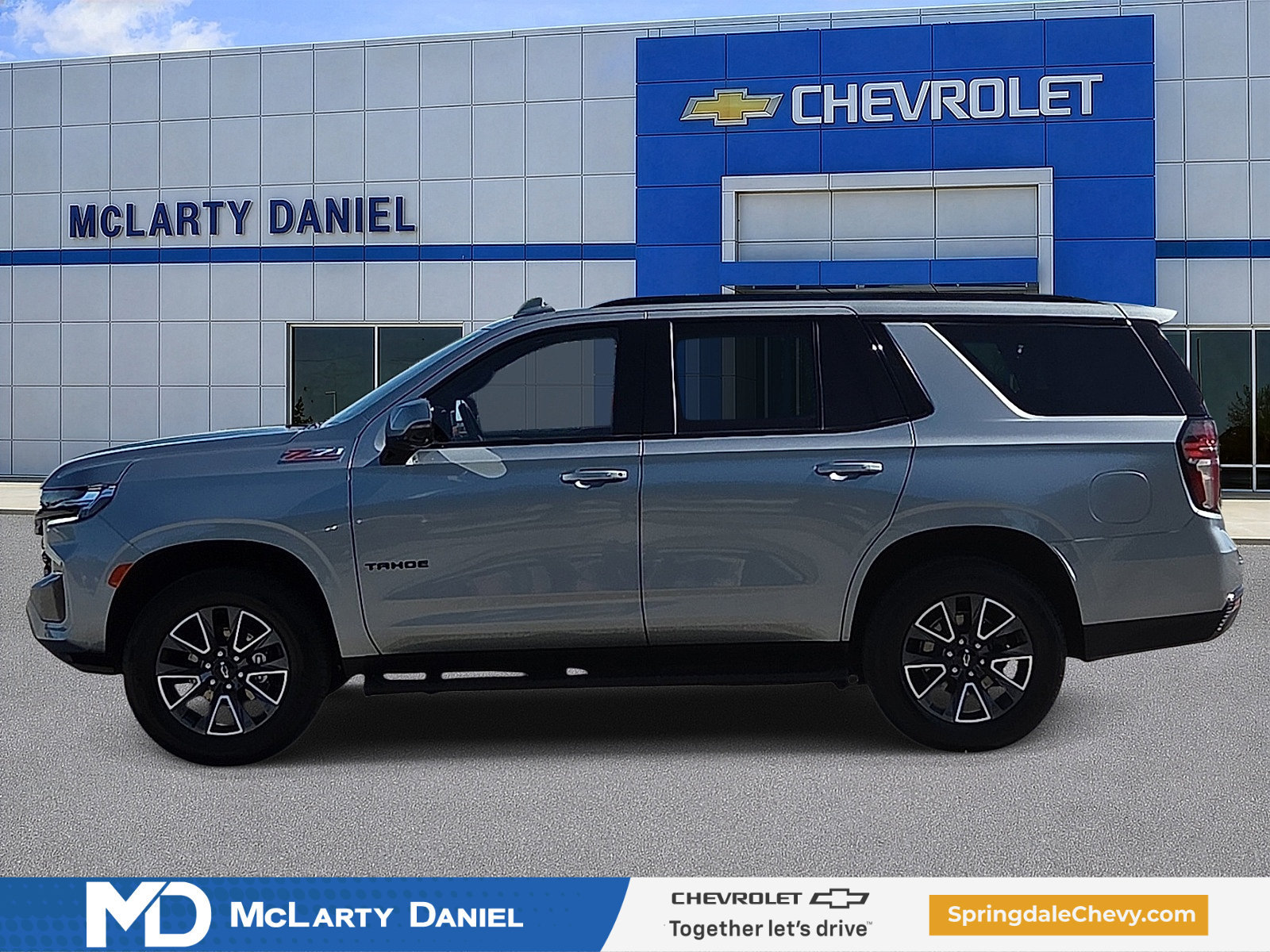 Certified 2024 Chevrolet Tahoe Z71 w/ Luxury Package AWD/4WD image 3