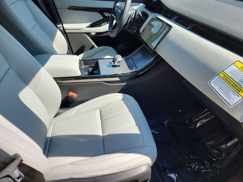 Used 2026 Land Rover Range Rover Evoque S image 3