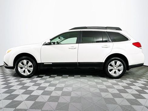 Used 2010 Subaru Outback 3.6R Limited AWD/4WD image 5
