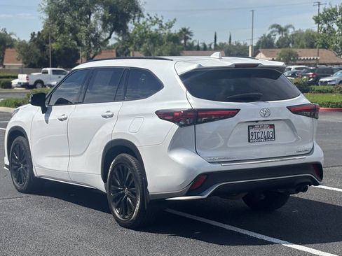 Used 2023 Toyota Highlander XSE image 5