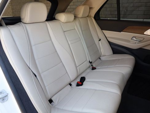 Used 2020 Mercedes-Benz GLE 350 w/ Premium Package image 26