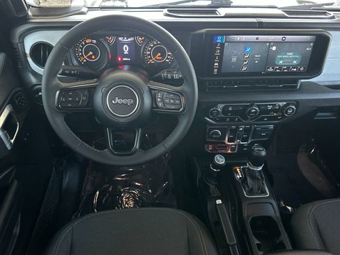 Used 2024 Jeep Wrangler Unlimited Sport AWD/4WD image 13