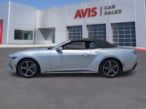 Used 2025 Ford Mustang Premium RWD image 10