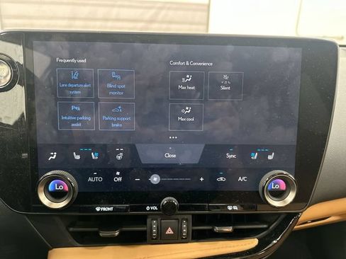 Used 2024 Lexus NX 250 FWD image 18