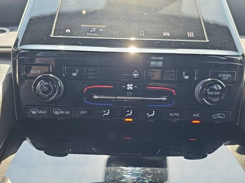 Certified 2023 Jeep Grand Cherokee Altitude AWD/4WD image 21