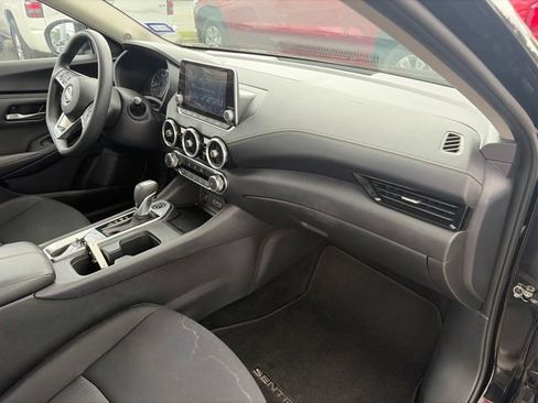 Used 2025 Nissan Sentra SV FWD image 11