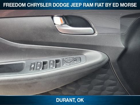Used 2023 Hyundai Santa Fe SEL FWD image 16