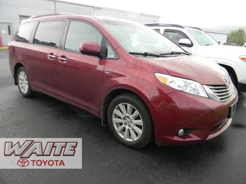 Used 2017 Toyota Sienna XLE w/ XLE Navigation Package AWD/4WD image 1