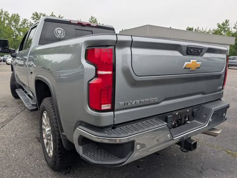 Used 2025 Chevrolet Silverado 2500 LTZ w/ LTZ Plus Package AWD/4WD image 7