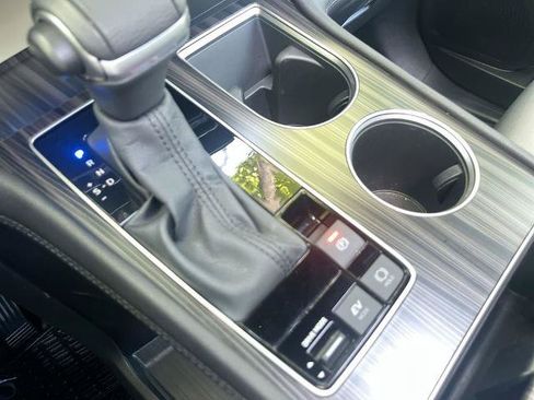 Used 2024 Toyota Sienna Platinum FWD image 20