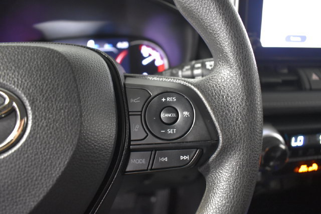 Used 2025 Toyota RAV4 XLE FWD image 16