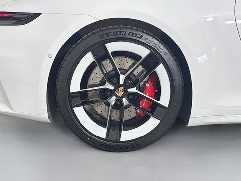 Certified 2026 Porsche 911 Targa 4S AWD/4WD image 13
