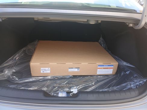 New 2025 Hyundai Elantra Limited image 5